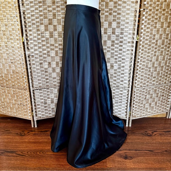NWOT Tadashi Shoji black satin formal skirt w/ train 14 - Picture 7 of 12